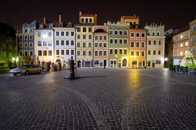 Piazza della città vecchia di notte-Rynek Starego Miasta-Varsavia