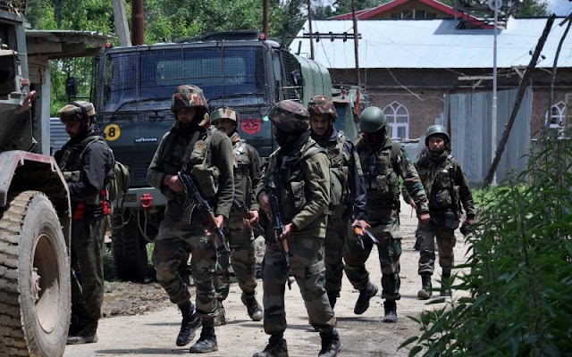 श्रीनगर - दो लापता एसपीओ के बीच में चार आतंकवादी मारे गए पुलवामा में मुठभेड़ के दौरान, आपरेशन पर