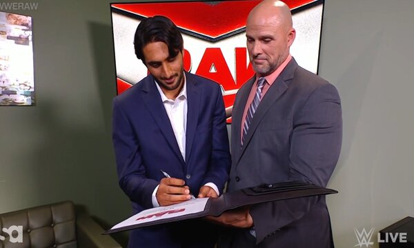 المصارع السعودي منصور الشهيل (Mansoor) يكشف عن المواجهة التي غيرت حياته ومسيرته المهنية في WWE
