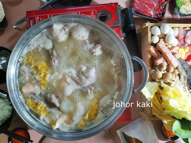 One Pot YiGuo (一锅) Singapore Style Steamboat in Heritage Hawker Centre