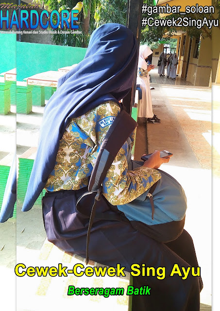 Gambar Siswa-Siswi SMA Negeri 1 Ngrambe (Cover Berseragam Batik) - Buku Album Gambar Soloan Edisi 3
