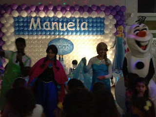 FROZEN EM BH COROAÇÃO DA PRINCESA MANUELA DECORAÇÃO PERSONAGEM VIVO TEATRO FROZEN AO VIVO DISNEY BELO HORIZONTE AUE BUFFET AUE