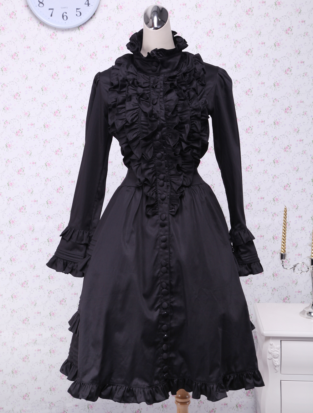 Black Long Sleeves and Ruffle Gothic Lolita Dress