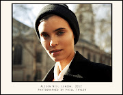 Alison Nix after Nicole Farhi AW12. Posted by Phill at 22:08