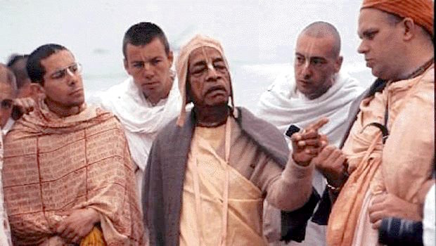 Srila Prabhupada Mercifully Trains His Disciples