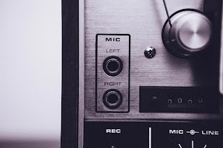 Port audio adalah bagian penting dari sistem audio komputer dan digunakan untuk mendengarkan musik, menonton film atau video, atau bermain game dengan suara yang berkualitas.
