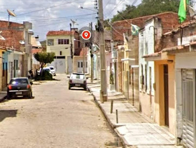 Mulher tem dinheiro e documentos furtados em carro estacionado no centro de Pão de Açúcar/AL