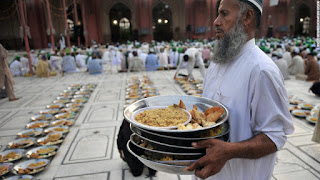 Hukum Berkenaan Makan Di Dalam Masjid 