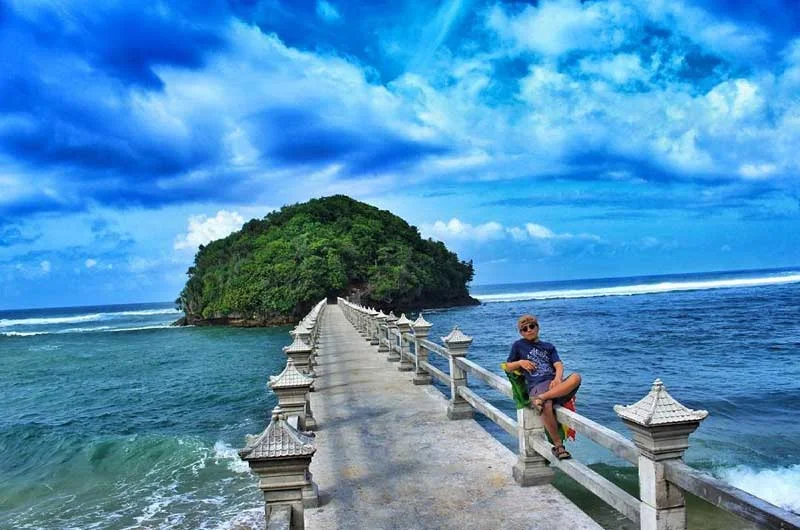 Pantai Jembatan Panjang Malang