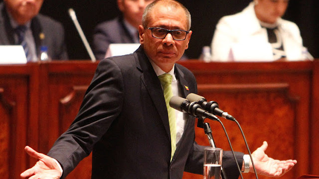 El presidente de Ecuador retira de sus funciones al vicepresidente Jorge Glas