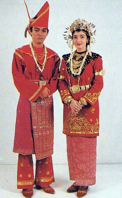 Gambar dan Nama Baju  Adat  Daerah  di 34 Provinsi SENI BUDAYA