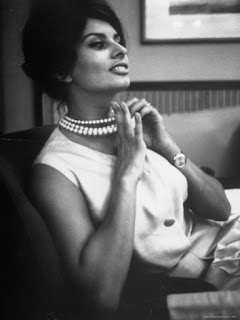 sophia loren in pearls