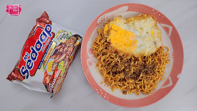 MI SEDAAP MI GORENG AYAM BAKAR LIMAU DENGAN KRIUK KRIUK DAUN LIMAU