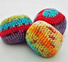 http://www.thechillydog.com/2013/09/post-250-crocheted-bean-bag-ball-pattern.html?utm_source=bp_recent&utm-medium=gadget&utm_campaign=bp_recent