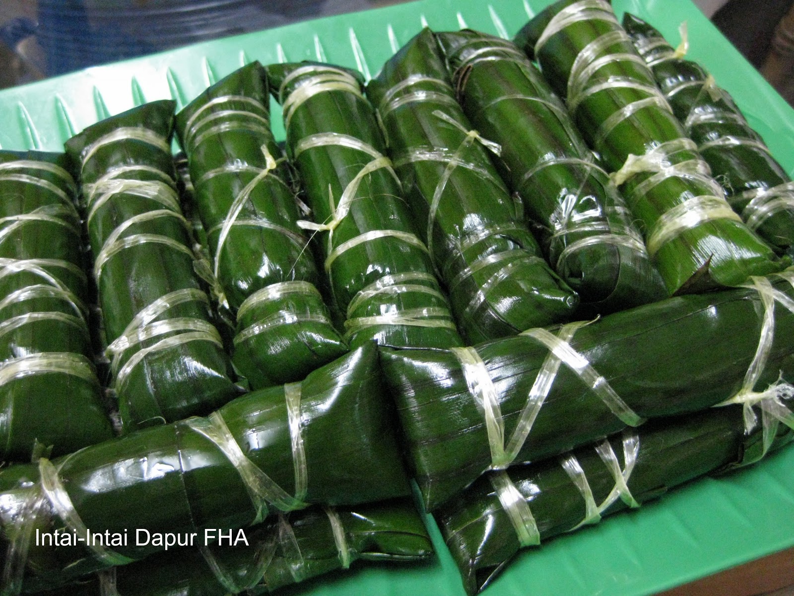 KETUPAT PULUT DAUN PISANG - FHA Selemak Santan