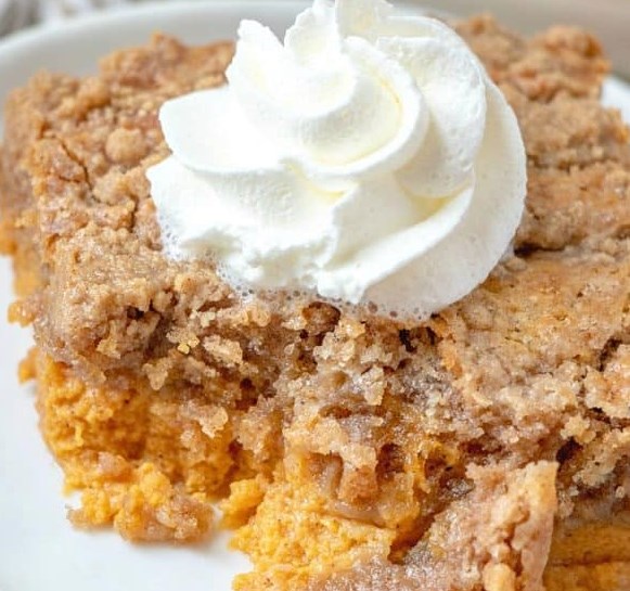 PUMPKIN PIE DUMP CAKE #desserts #vegetarian