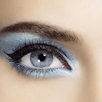 Maquillage bleu