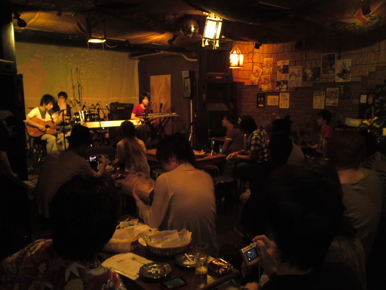 明け方に口笛をふく Music Cafe Ooh La La Saiin Kyoto Japan