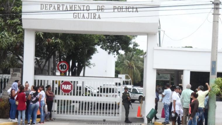 https://www.notasrosas.com/Policía Guajira se pronuncia sobre el hurto a un Banco, en Riohacha