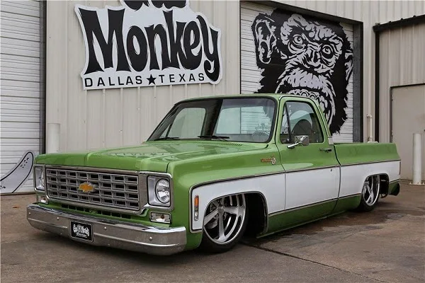 Gas Monkey Chevrolet C-10 pick-up