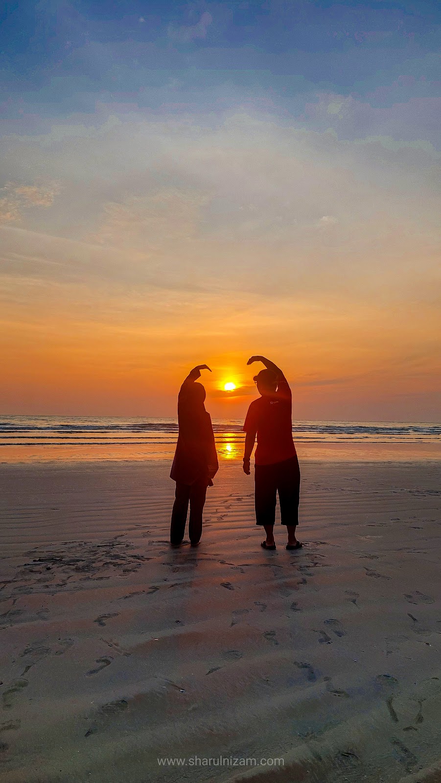 Matahari Terbit Di Pantai Desaru, Johor