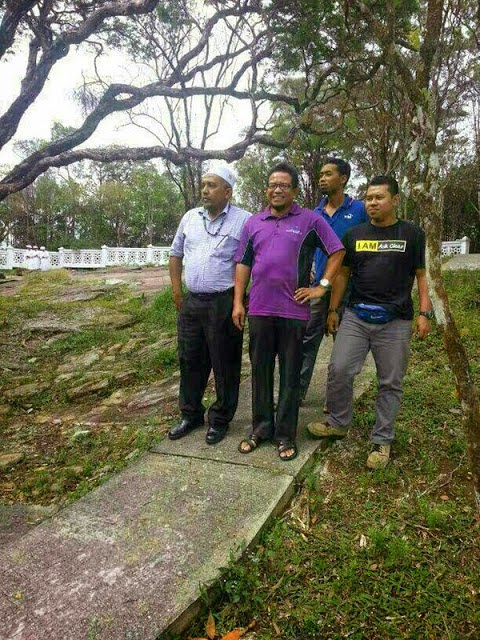 Penampakan BUNIAN Solat Berjemaah Di Puncak Gunung Jerai 