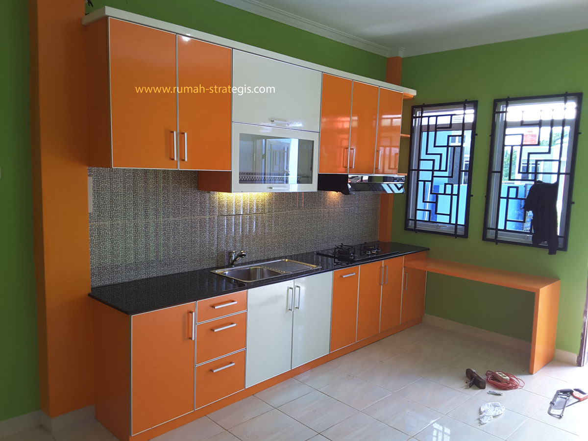 28 Konsep Terbaru Dapur Minimalis Warna Orange