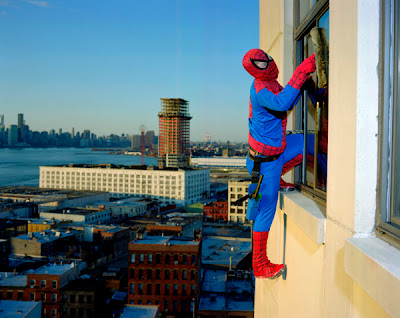 BERNABE MENDEZ from the State of Guerrero works as a professional window cleaner in New York. He sends 500 dollars a month by Dulce Pinzon