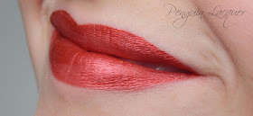 p2 liquid lipstick 030 dragon duty mund zu