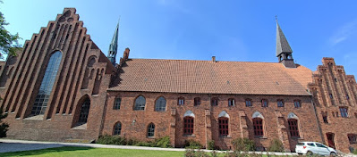 La Iglesia de María con el Monasterio Carmelita. Helsingør, Elsinore o Helsingor.