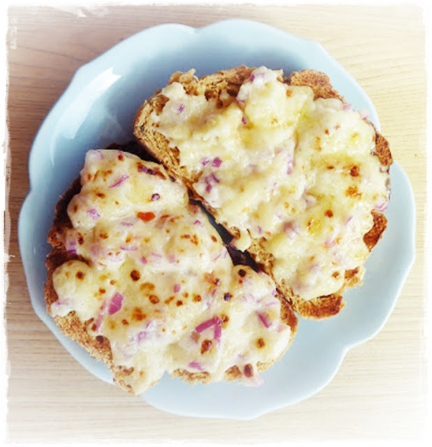 mayonnaise-cheese-on-toast