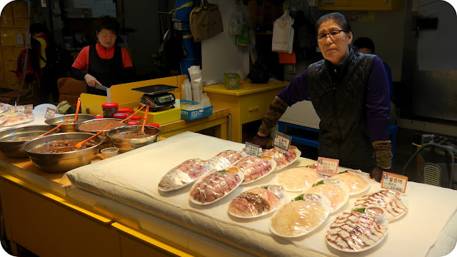  semalesnya gw paling OGAH kalo diajak ke Pasar Basah  Bersih Tak Bau Amis di Jeju Dongmun Market