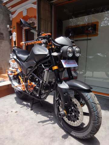 Modifikasi Honda CB150R Streetfire Super Kren [FOTO 