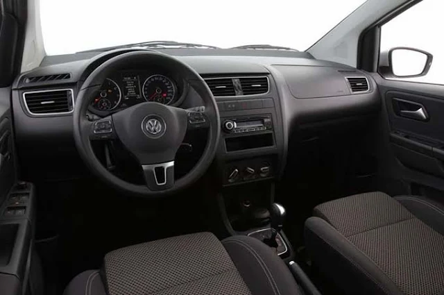 VW Novo Fox 2010 - interior