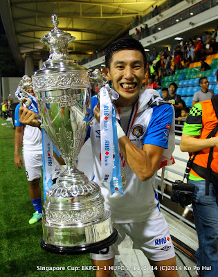 Jonathan Xu holds the Cup for the second time