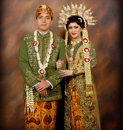 Ini Dia Seputar Busana Pengantin Jawa Modern gebeet com