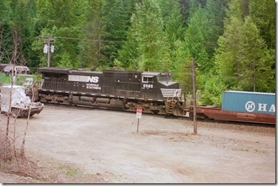 259160363 Norfolk Southern C40-9W #9585 at Berne, Washington in 2002