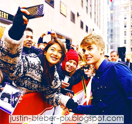 Justin Bieber New Fans Wallpaper Latest Justin Bieber Smile Photo With
