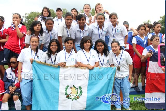 Centro de Estudios Integrados de Quetzaltenango Oro en f ¦tbol femenino (2)