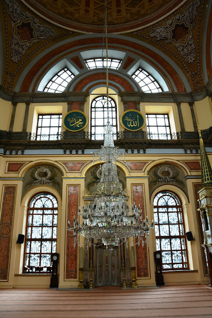 Dolmabahce Mosque Istanbul Chandelier