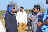 Iddarammayilatho Working Stills