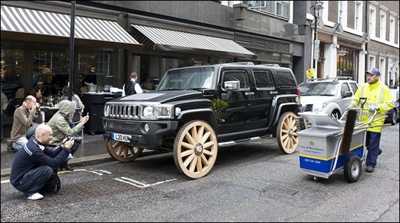 HUMMER_with_Wooden_Wheels_1