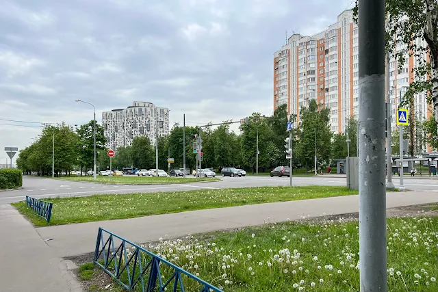 улица Кржижановского, Нахимовский проспект