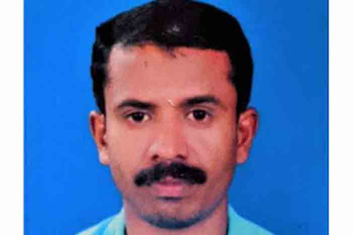 Young man died when car carol group traveling in overturned, Kannur, News, Local News, Accidental Death, Kerala.