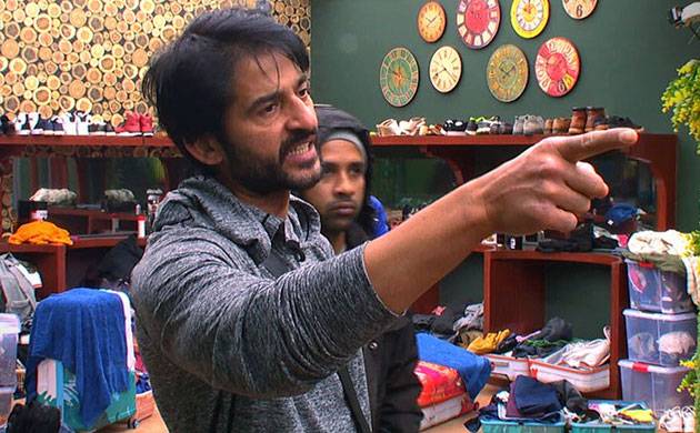 Some Rare Clicks of Hiten Tejwani in Bigg Boss 11