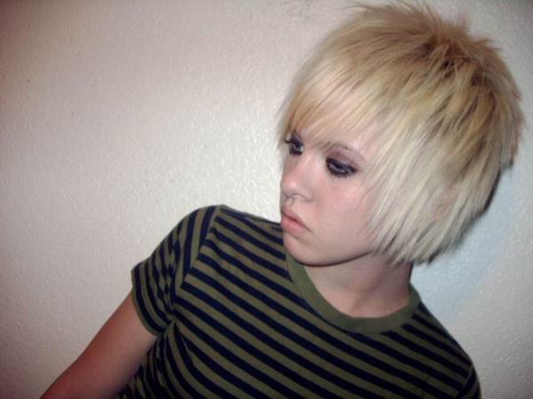 long emo hairstyles for girls 2011. cute emo hairstyles for girls