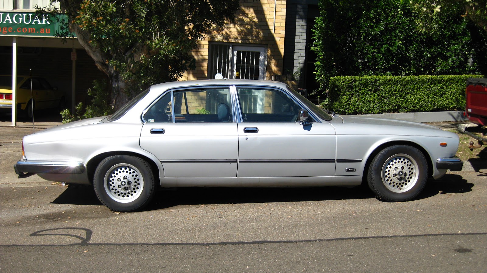 Aussie Old Parked Cars  1983 Jaguar Sovereign 4 2 XJ6 4 2