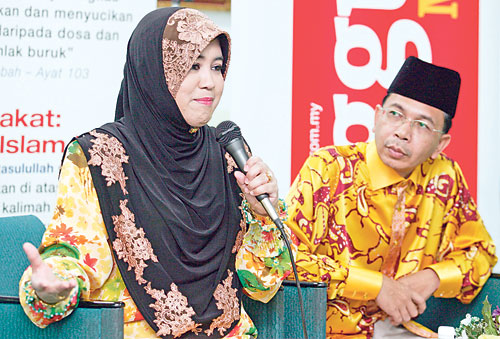 Enam asas rumah tangga bahagia - Ustazah Siti Nor Bahya