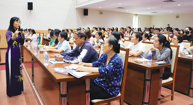 Đại biểu tham dự hội nghị tuyên truyền, tập huấn ký kết  thỏa ước lao động tập thể. (Ảnh: MH)