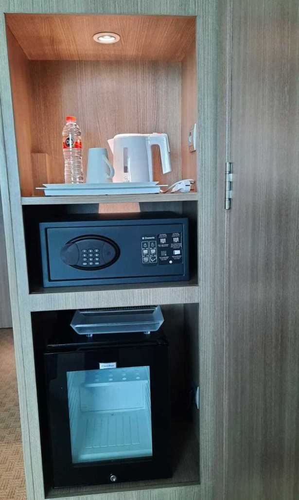 mini bar hotel novotel tangerang